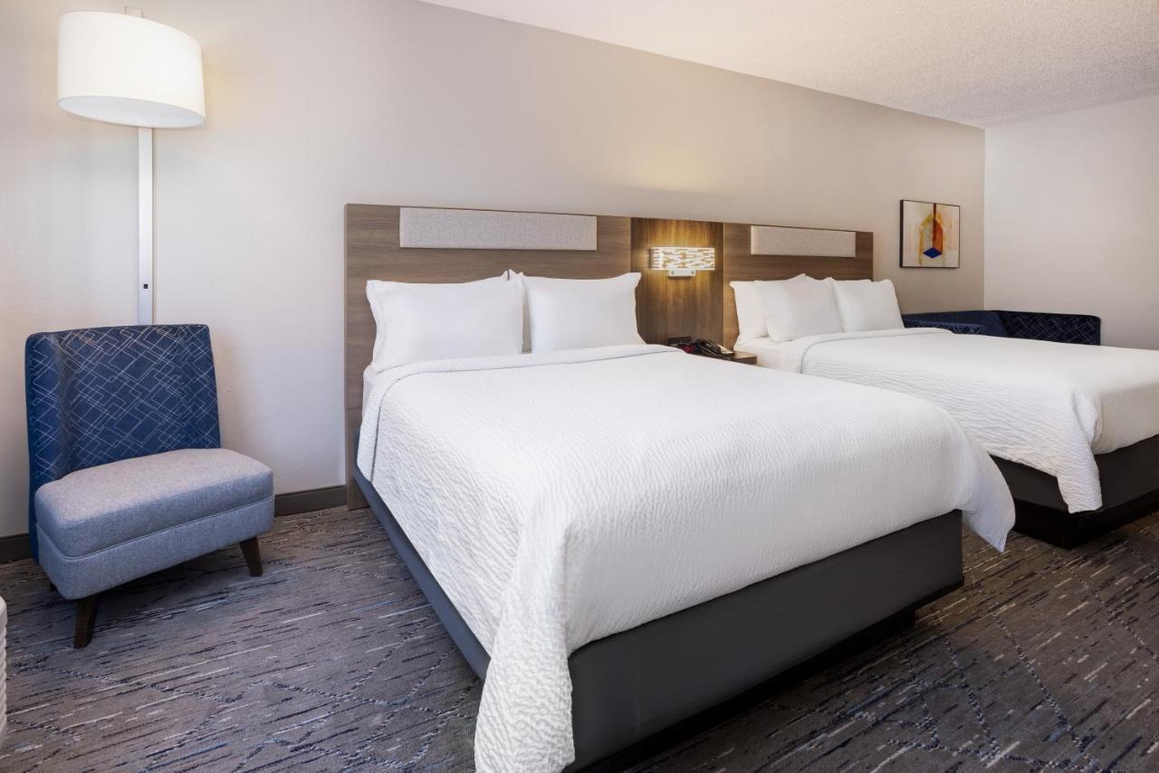 Holiday Inn Express And Suites Tampa I-75 At Bruce B. Downs By Ihg Luaran gambar