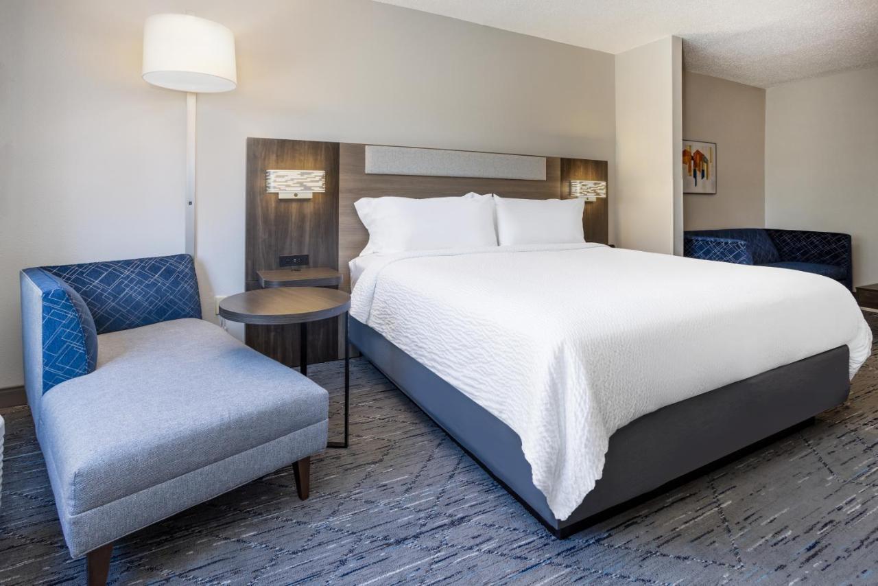 Holiday Inn Express And Suites Tampa I-75 At Bruce B. Downs By Ihg Luaran gambar