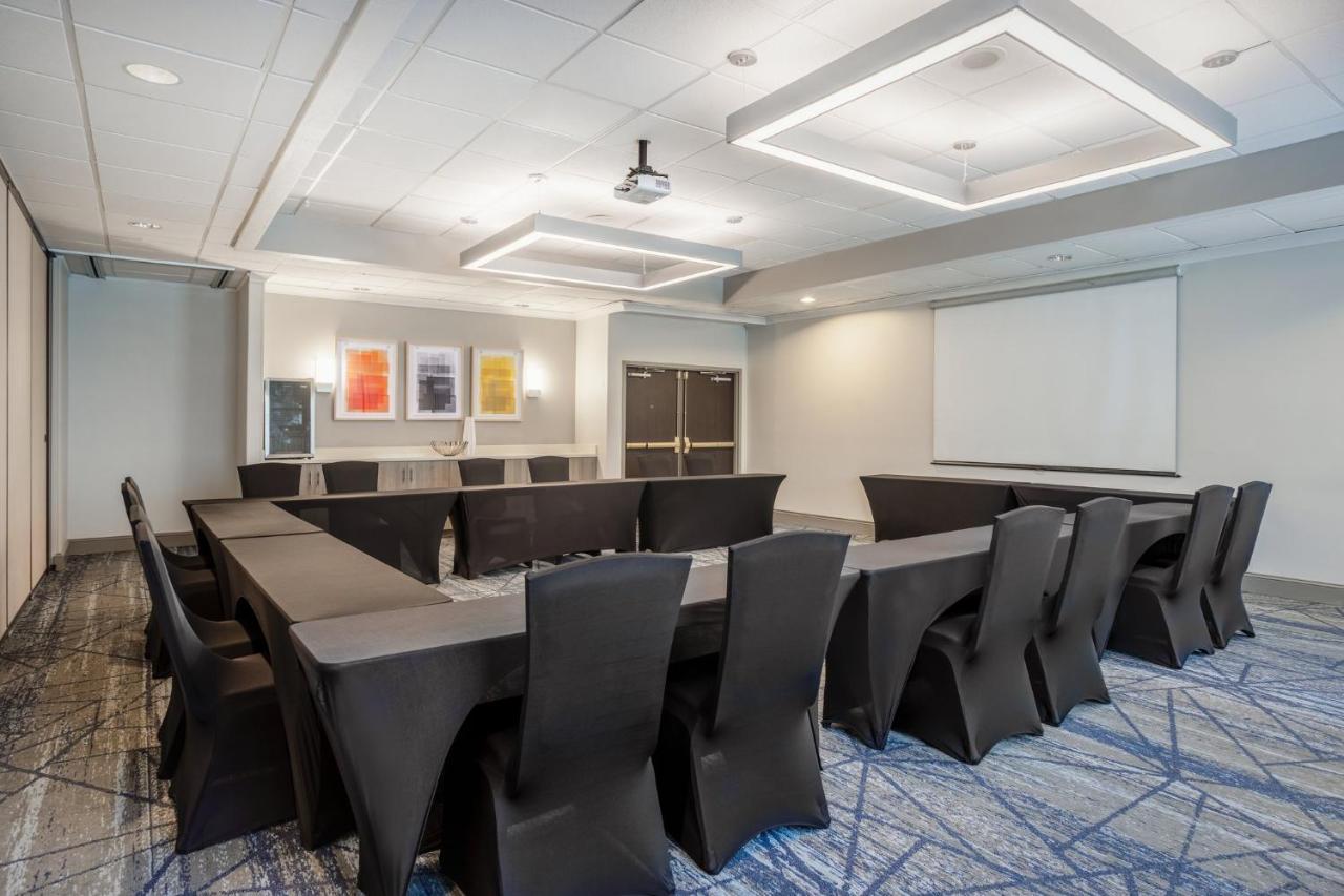 Holiday Inn Express And Suites Tampa I-75 At Bruce B. Downs By Ihg Luaran gambar
