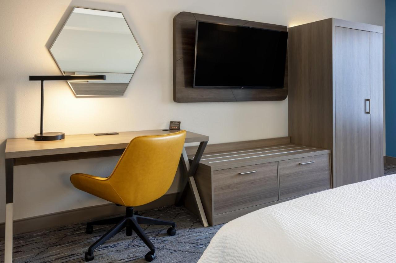 Holiday Inn Express And Suites Tampa I-75 At Bruce B. Downs By Ihg Luaran gambar