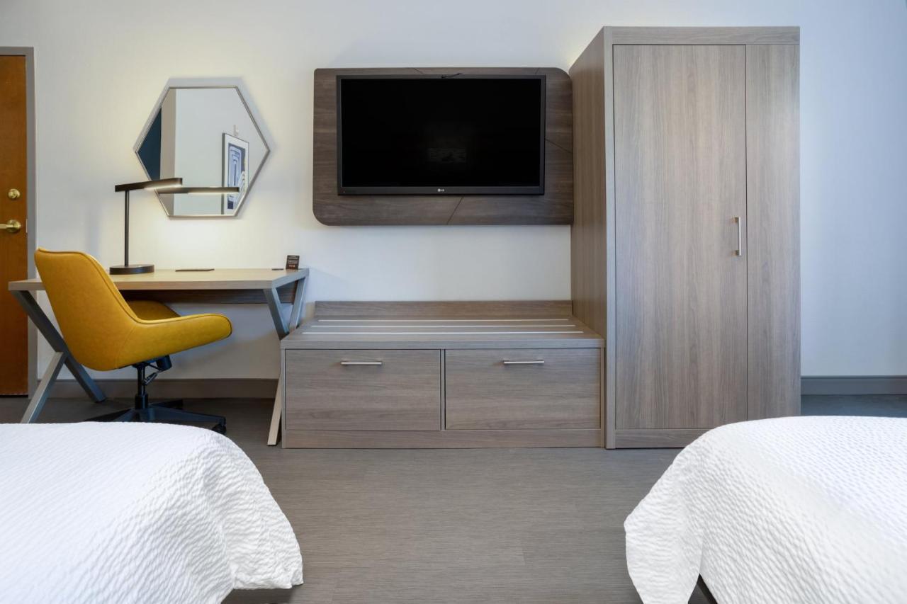 Holiday Inn Express And Suites Tampa I-75 At Bruce B. Downs By Ihg Luaran gambar