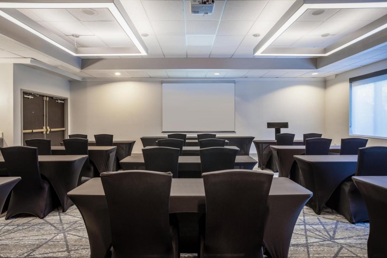 Holiday Inn Express And Suites Tampa I-75 At Bruce B. Downs By Ihg Luaran gambar